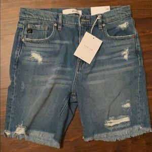 KANCAN HIGH RISE BERMUDA SHORTS SIZE 3/25